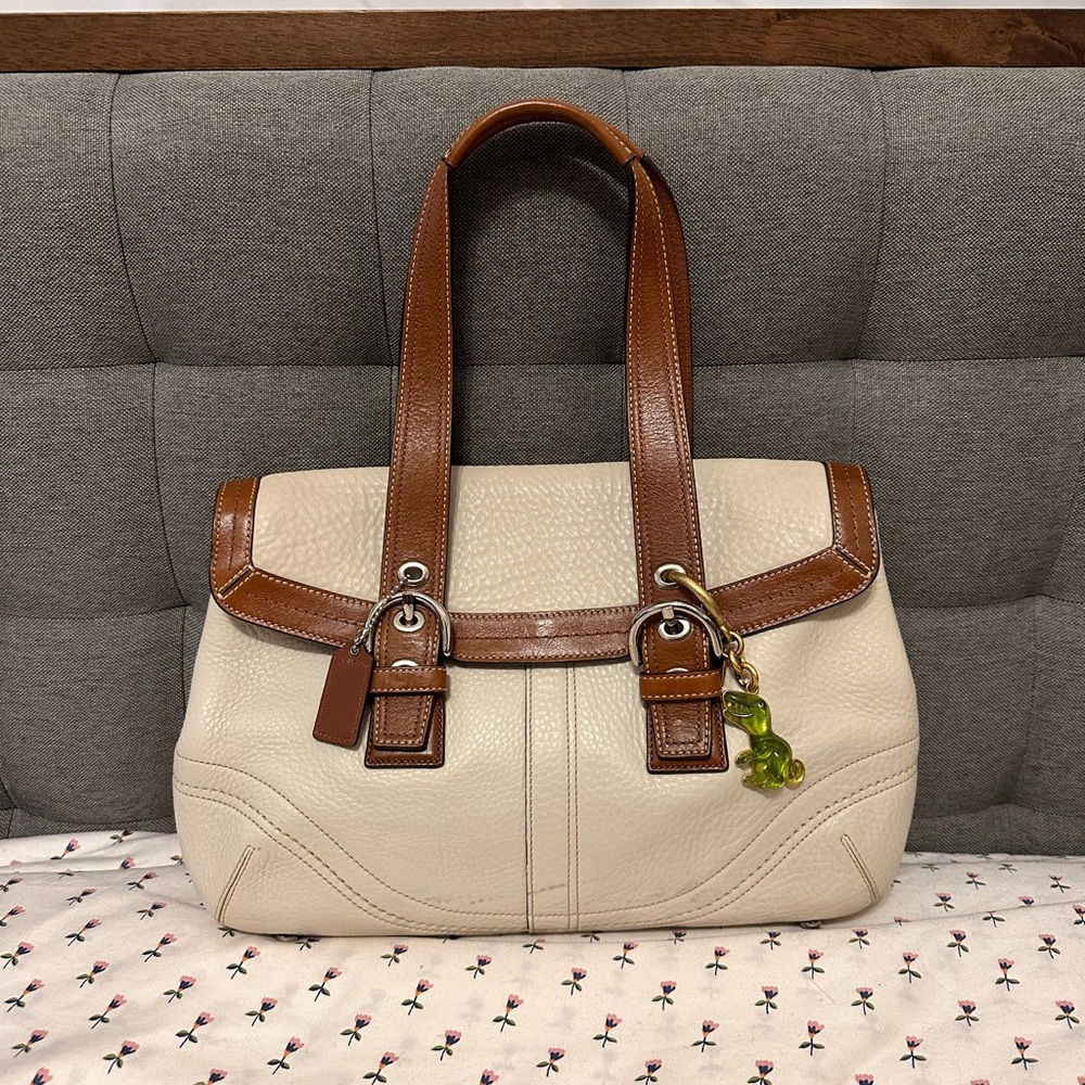 SOLD- Vintage Coach Soho Flap satchel in white/cream and brown pebbled leather